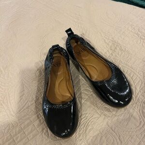 Sofft Women's Shiny Black Flats